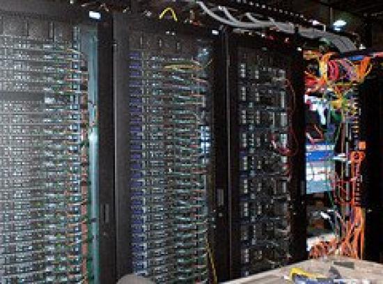7-popular-reasons-outsource-data-center.jpg