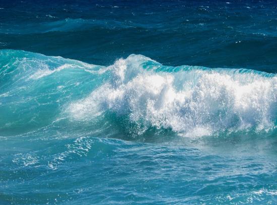 wave-1366061_1920.jpg